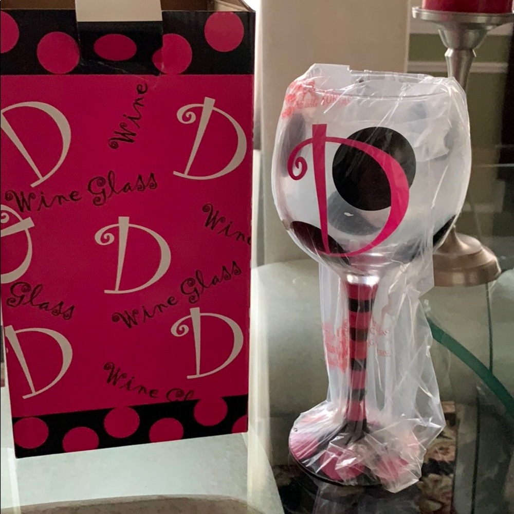 B2GOFREE 🍭NWTs MainStreet Collection Wine glass